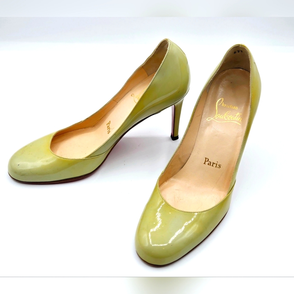 Christian Louboutin Patent Leather Pumps Red Bottoms Yellowish Green Sz 35